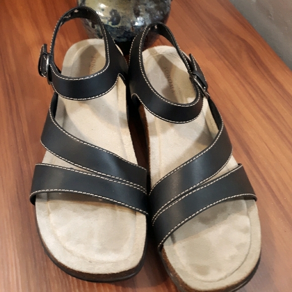 Comfortable Women Sandals - Picture 2 of 2
